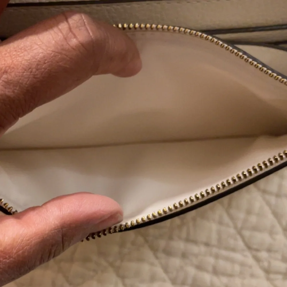 Tory Burch off white Crossbody Bag - Picture 8 of 8